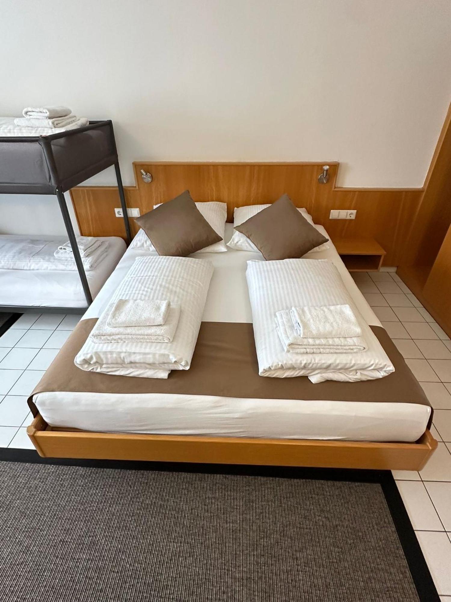 Elha Hotel Stuttgart Ngoại thất bức ảnh