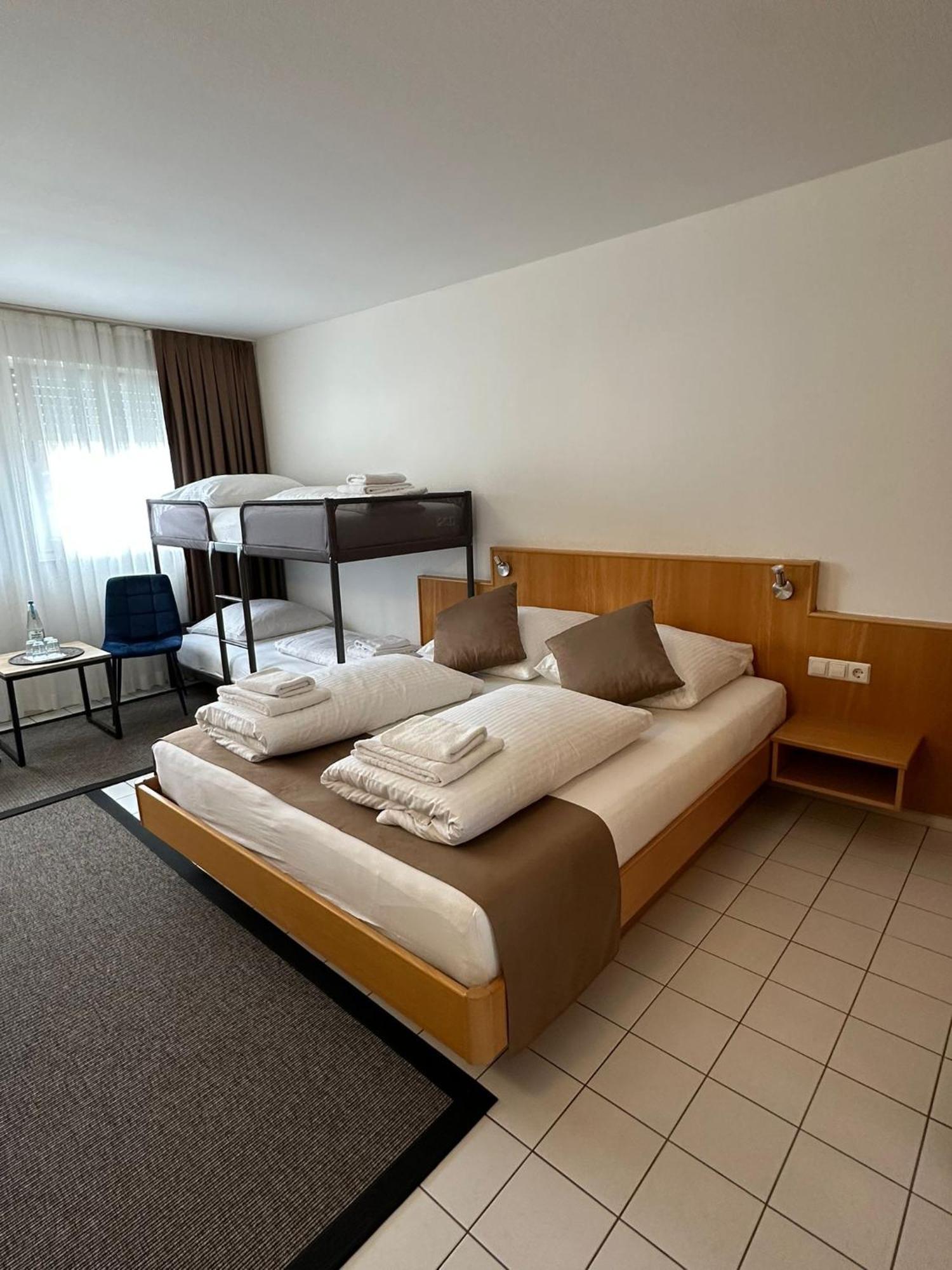 Elha Hotel Stuttgart Ngoại thất bức ảnh